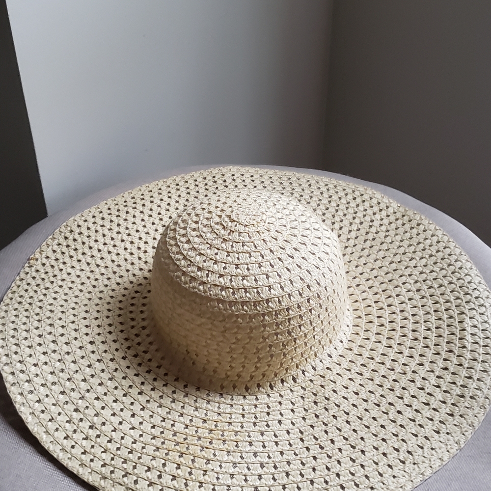 Hat - Picture 2 of 3